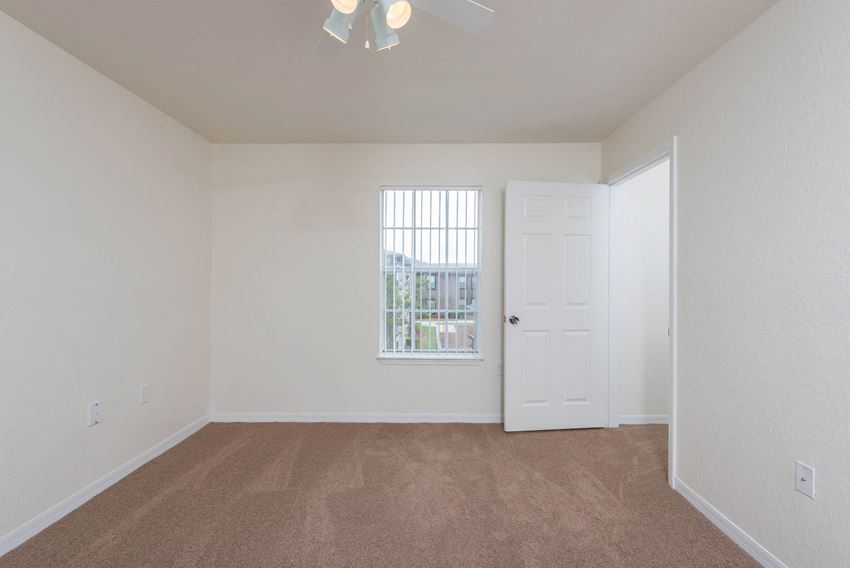 St. Cloud Village Apartments, 201 St Cloud Village Court, Kissimmee, FL